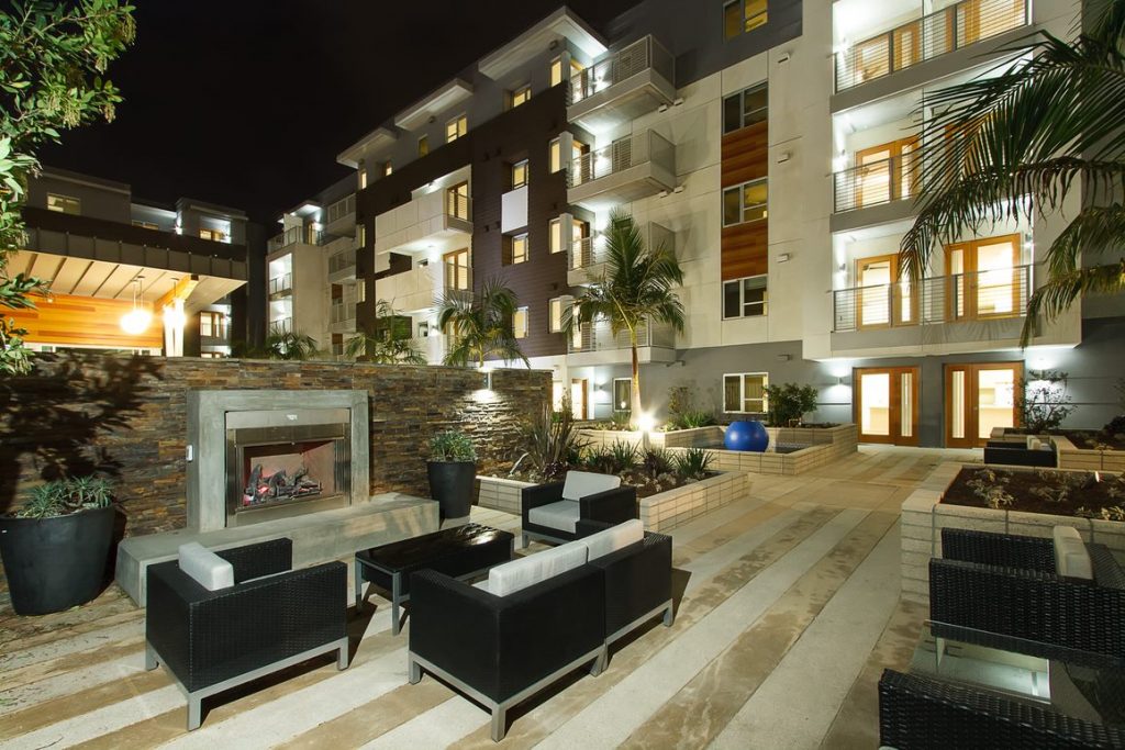 Long Beach Senior Arts Colony 