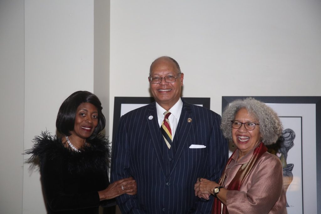 The masters of ceremonies for the evening were Dia Poole and Kathryn Ervin. Fonadation Presdent carl M. Dameron is the man in the middel. Photo byVan Howard